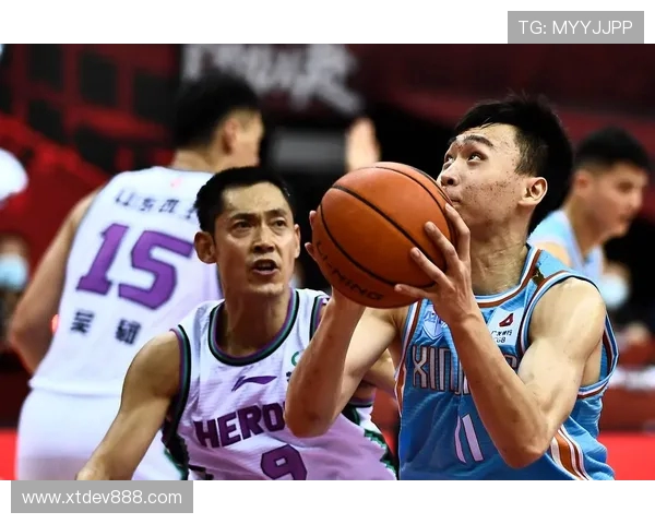 CBA精彩对决山东队与新疆队全场回放带你重温比赛精彩瞬间