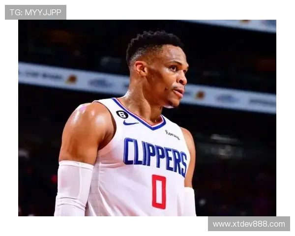 威少与林书豪的对决：从巅峰到低谷的篮球人生对比分析